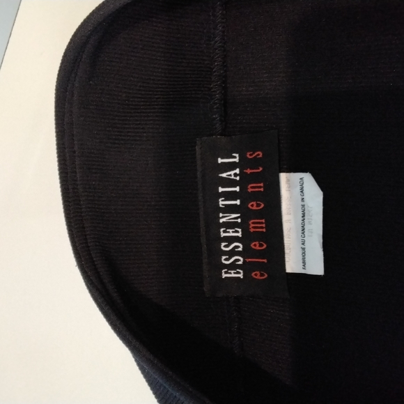 Ladies black zippered skirt with button detail - Picture 7 of 8